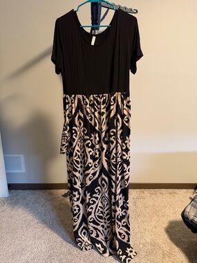 Black and Cream Short-Sleeve Maxi Dress with Patterned Skirt